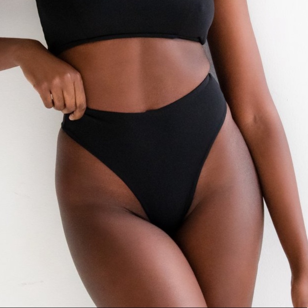437 Aubrey I bottoms in black